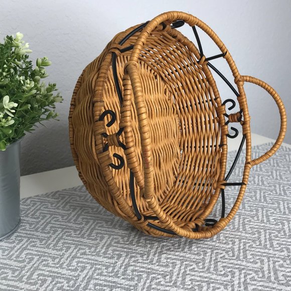 Other - Wicker & Metal Basket 9"
